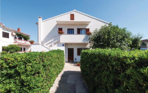 2 Bedroom Awesome Apartment In Pag